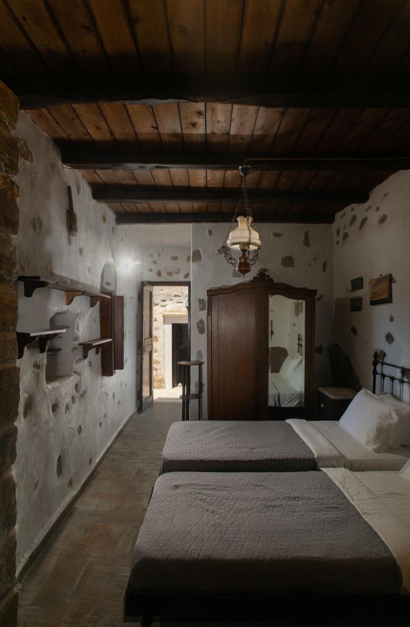 Themed House "Castle Halaros" View 17Th Century Villa Glinado Naxos Exterior foto